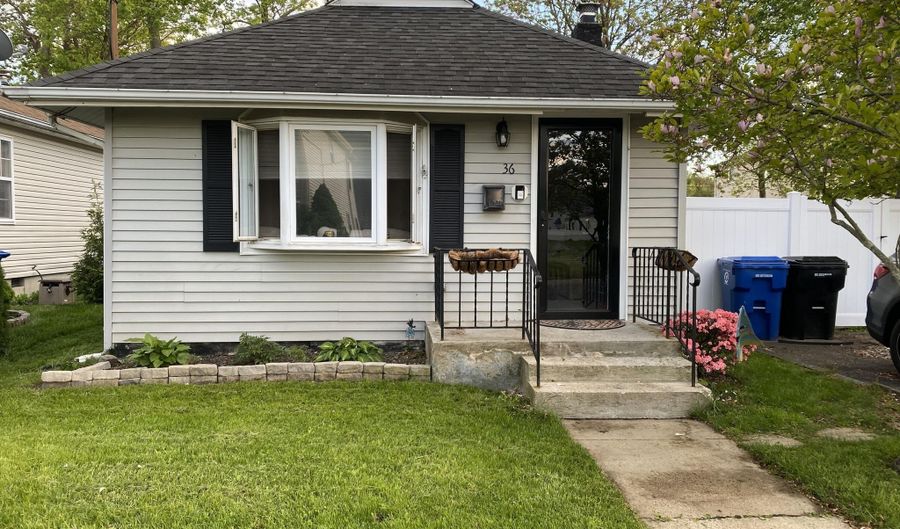 36 Taylor Ave, North Middletown, NJ 07748 - 2 Beds, 1 Bath