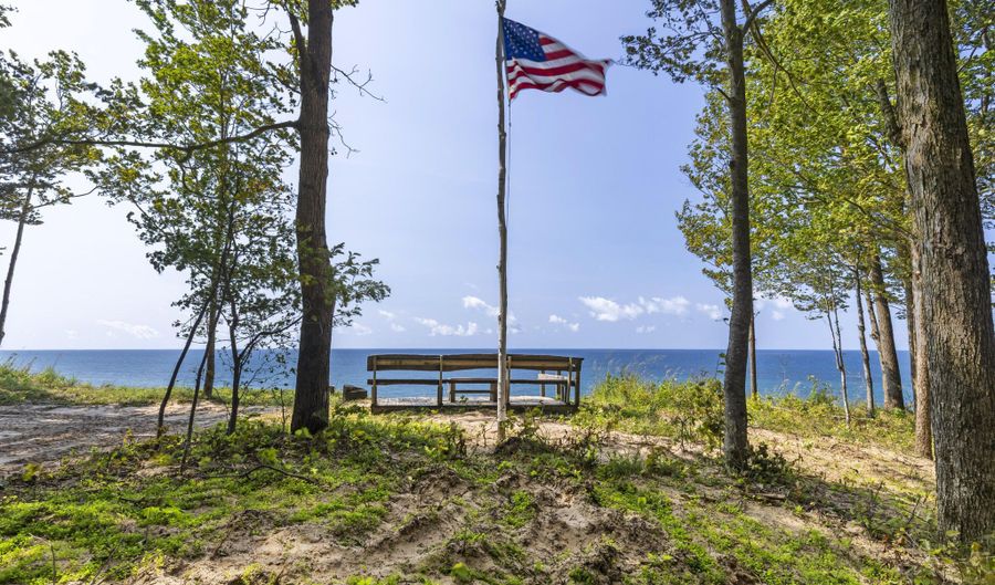 15382 Maxey Rd, Arcadia, MI 49613 - 4 Beds, 3 Bath