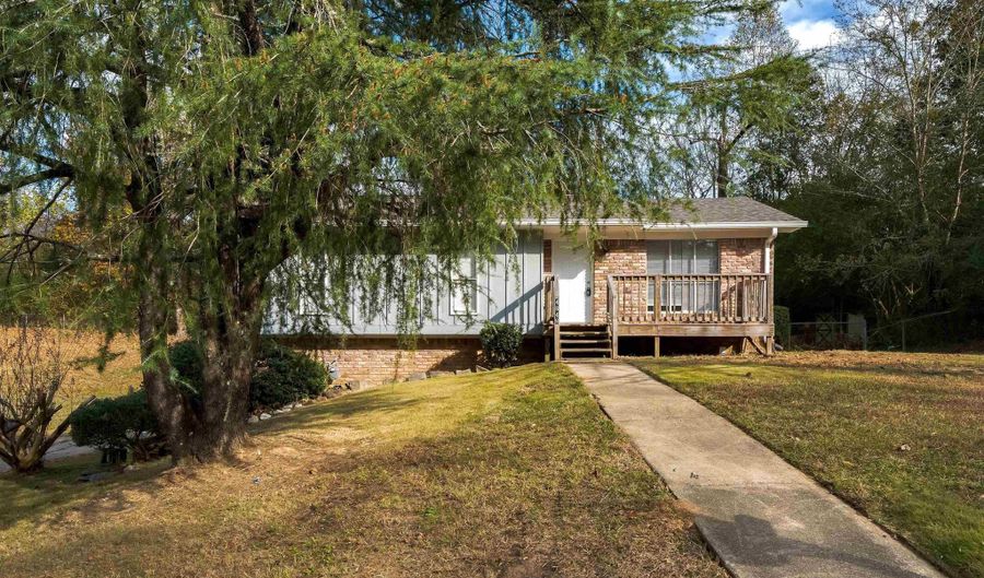 4848 SHADYVIEW Dr, Adamsville, AL 35005 - 3 Beds, 2 Bath