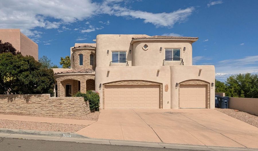 9804 BENTON St NW, Albuquerque, NM 87114 - 5 Beds, 4 Bath