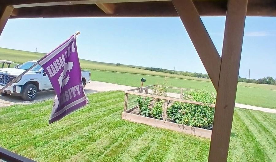 205 W Cedar Circle Ter, Alma, KS 66401 - 2 Beds, 1 Bath