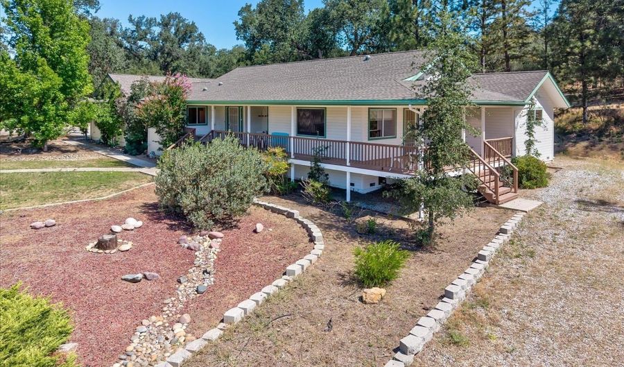 45241 Dillon Dr, Ahwahnee, CA 93601 - 3 Beds, 3 Bath