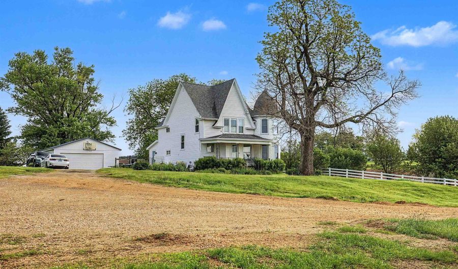 2928 E Stagecoach Trl, Apple River, IL 61001 - 3 Beds, 3 Bath