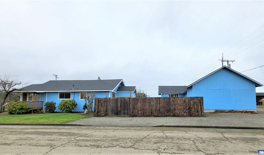 1301 W 6th St, Port Angeles, WA 98363 - 2 Beds, 1 Bath