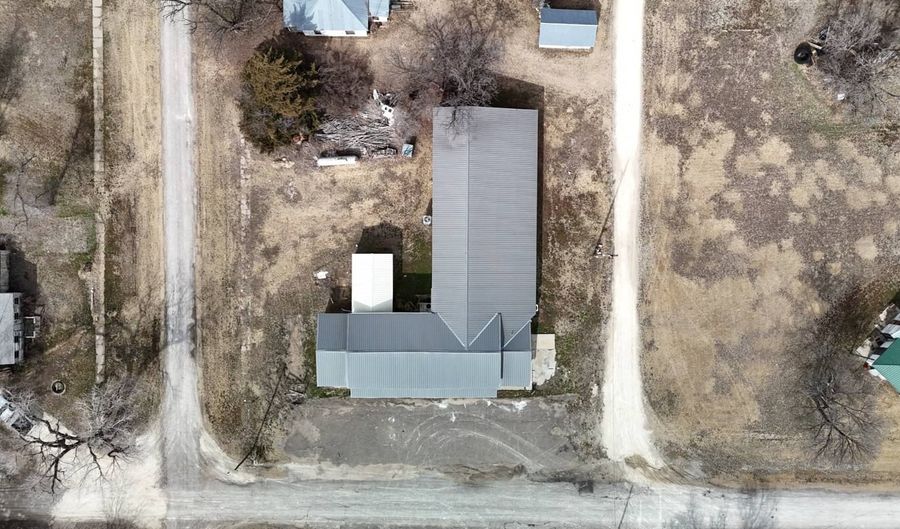 518 3rd St, Alton, KS 67623 - 0 Beds, 2 Bath