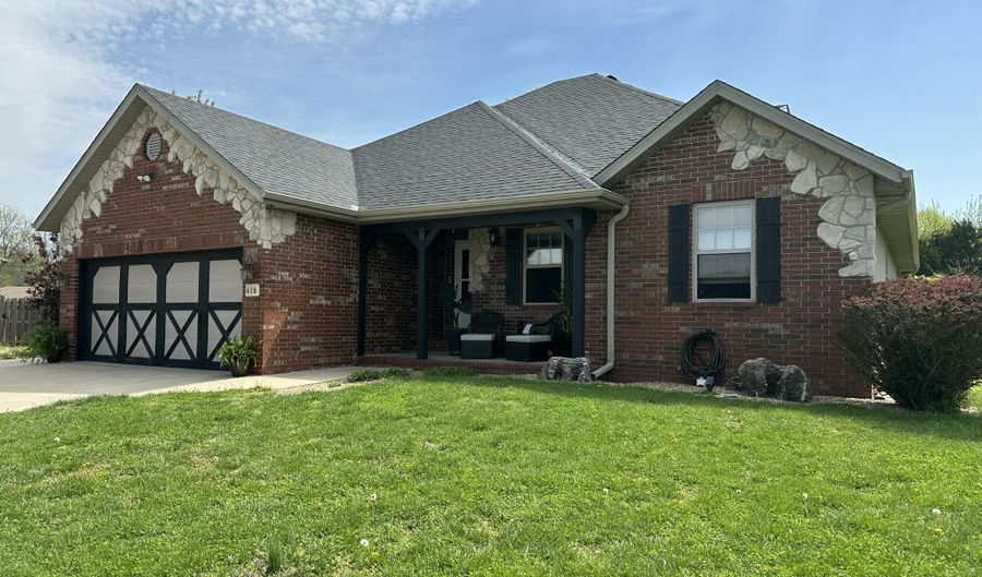 416 Brittany Ct, Aurora, MO 65605 - 4 Beds, 3 Bath
