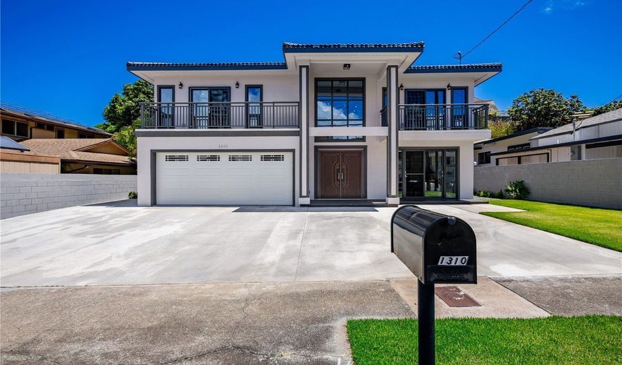 1310 Hele St, Kailua, HI 96734 - 7 Beds, 7 Bath