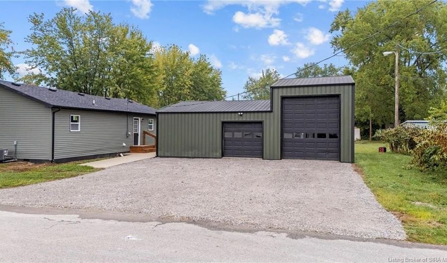 1105 Pearl St, Austin, IN 47102 - 3 Beds, 2 Bath