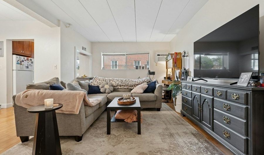 995 Massachusetts Ave 102, Arlington, MA 02476 - 1 Beds, 1 Bath