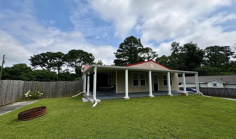 137 SCOTT St, Anniston, AL 36206 - 4 Beds, 2 Bath
