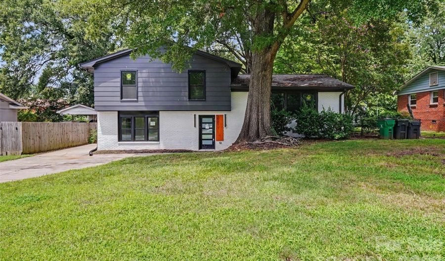 3801 Woodleaf Rd, Charlotte, NC 28205 - 4 Beds, 3 Bath
