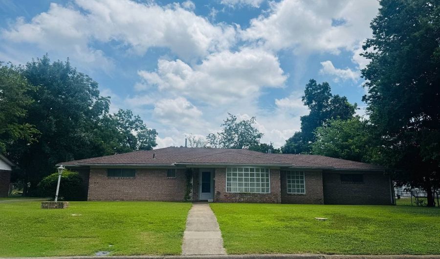 210 E. Crisler, McAlester, OK 74501 - 3 Beds, 2 Bath