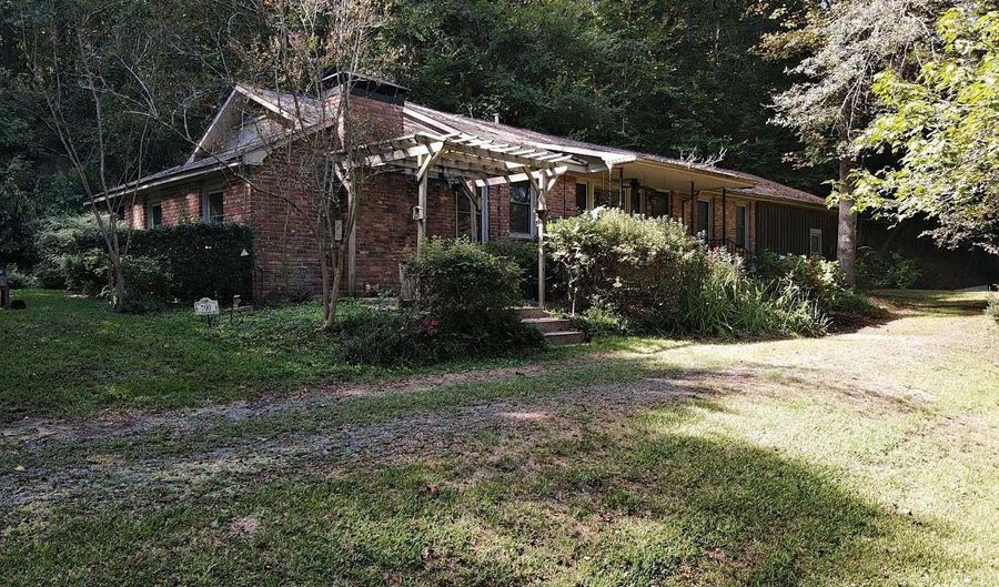 700 Carter Rd, Arkadelphia, AR 71923 - 3 Beds, 2 Bath