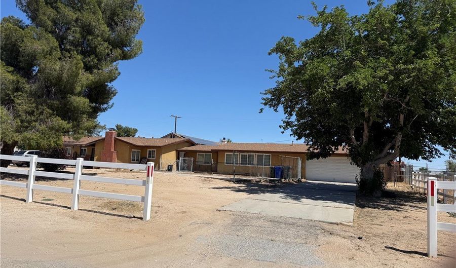 20930 Lone Eagle 2, Apple Valley, CA 92308 - 4 Beds, 2 Bath