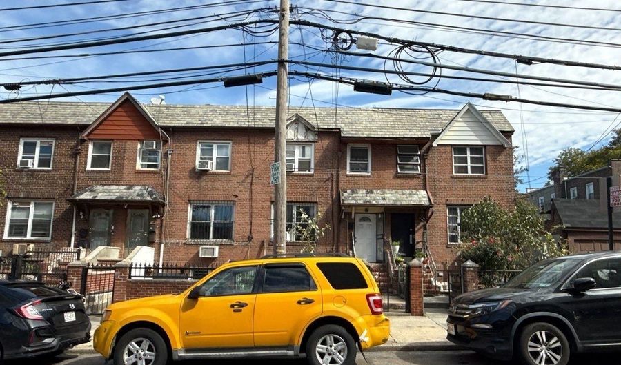 24-11 37th Ave, Long Island City, NY 11101 - 3 Beds, 2 Bath