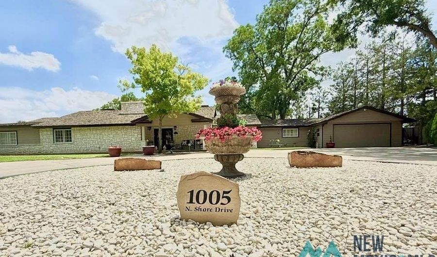 1005 N Shore Dr, Carlsbad, NM 88220 - 3 Beds, 4 Bath