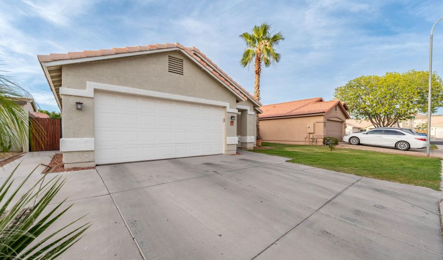 11580 W HUBBELL St, Avondale, AZ 85392 - 3 Beds, 2 Bath