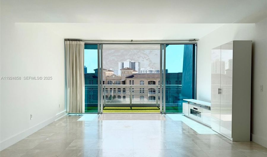 2950 NE 188th St 525, Aventura, FL 33180 - 3 Beds, 4 Bath