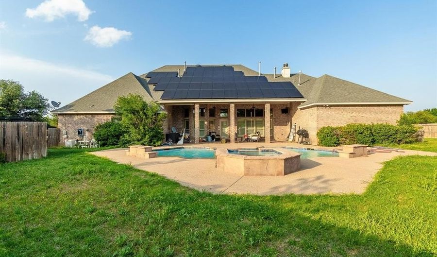 1207 Saddle Lakes Dr, Abilene, TX 79602 - 4 Beds, 4 Bath