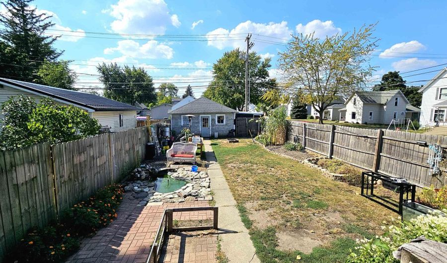 901 S Van Buren St, Auburn, IN 46706 - 2 Beds, 1 Bath
