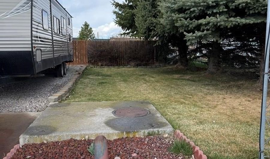 514 S Wheatfield Ln, Ammon, ID 83406 - 5 Beds, 2 Bath