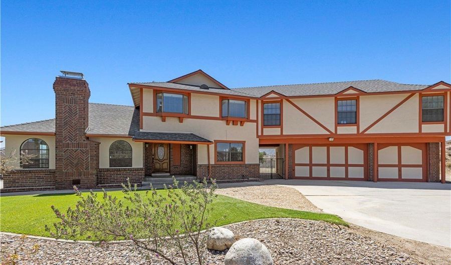 13620 Pales, Agua Dulce, CA 91390 - 4 Beds, 3 Bath