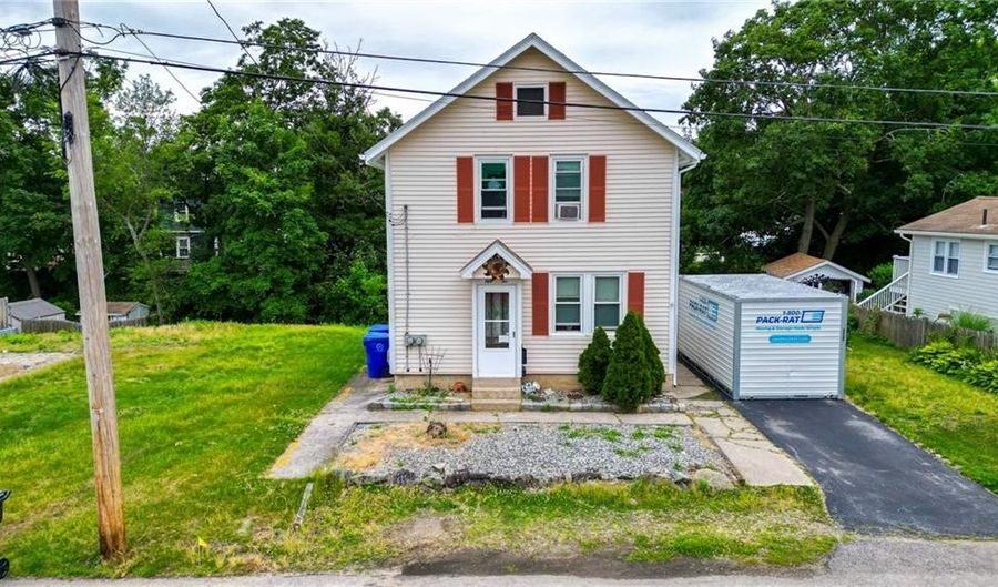 52 Planet Ave, East Providence, RI 02915 - 3 Beds, 1 Bath