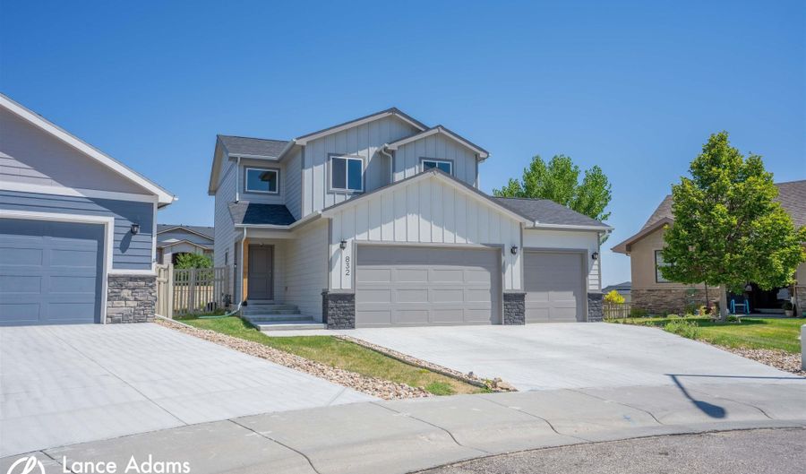 832 Cheney Loop, Casper, WY 82609 - 3 Beds, 3 Bath