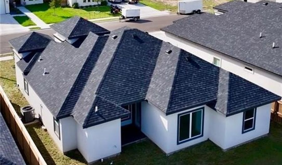1004 Edgewood Dr, Alton, TX 78573 - 3 Beds, 2 Bath