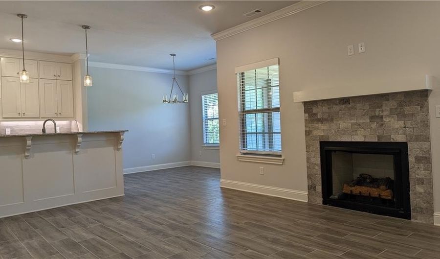 7 Ripley Ln, Bella Vista, AR 72715 - 4 Beds, 2 Bath