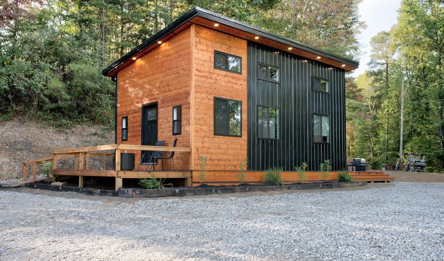 576 Pine Grove Rd, Beattyville, KY 41311 - 2 Beds, 1 Bath