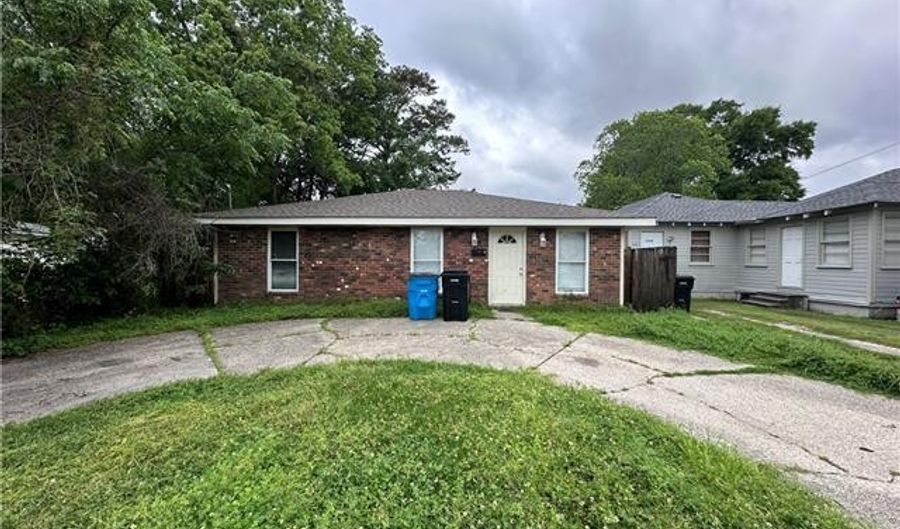 2226 PLAZA Dr, Chalmette, LA 70043 - 3 Beds, 2 Bath