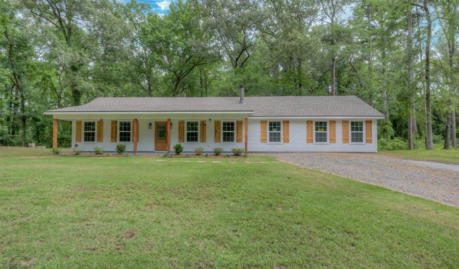 2130 Twin Lake Dr, Benton, LA 71006 - 3 Beds, 2 Bath