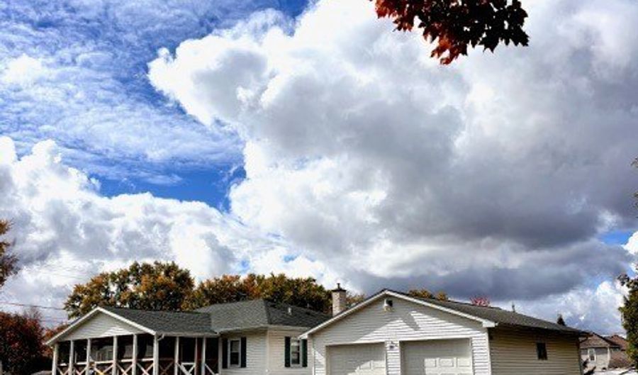 32 WALNUT St, Albion, PA 16401 - 2 Beds, 1 Bath