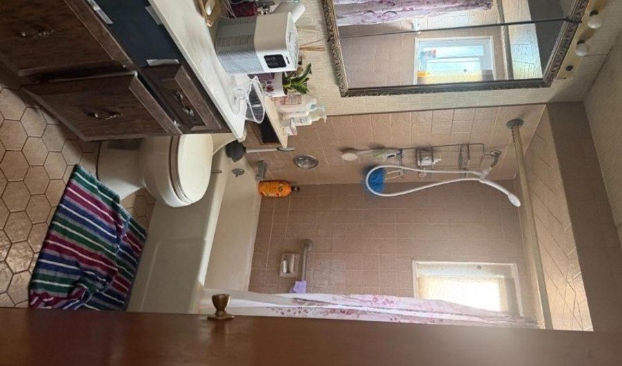 19 Anthony Blvd, Bayonne, NJ 07035 - 3 Beds, 2 Bath