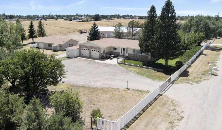 707 E LAUGHLIN Rd, Cheyenne, WY 82009 - 4 Beds, 3 Bath
