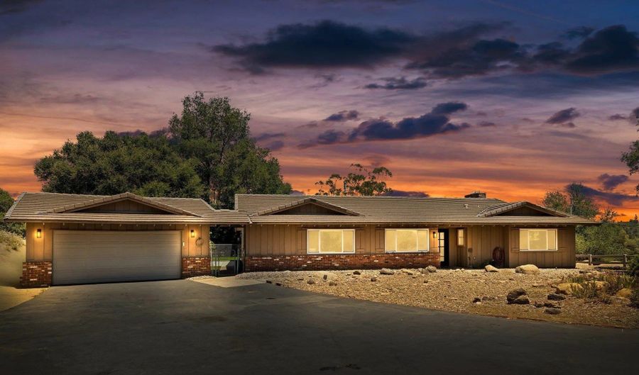 2686 Via Viejas, Alpine, CA 91901 - 4 Beds, 3 Bath