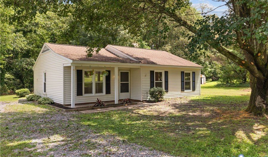 196 Manquin Dr, Aylett, VA 23009 - 3 Beds, 2 Bath
