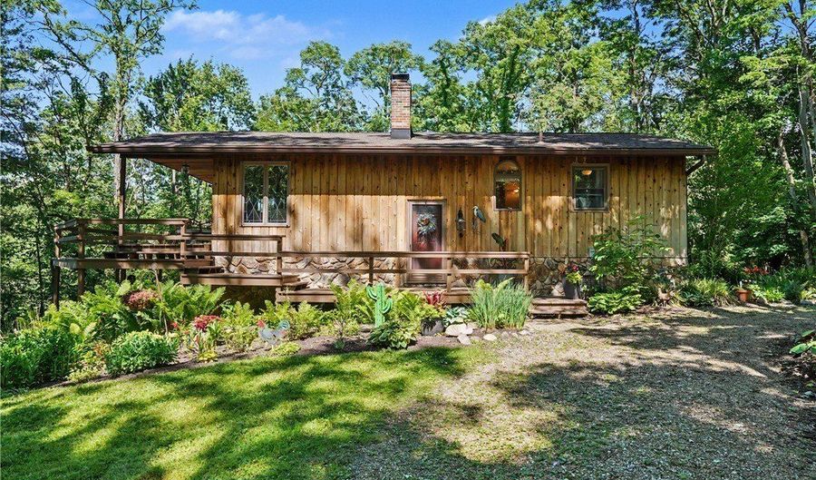 2216 N Medina Line Rd, Akron, OH 44333 - 4 Beds, 2 Bath