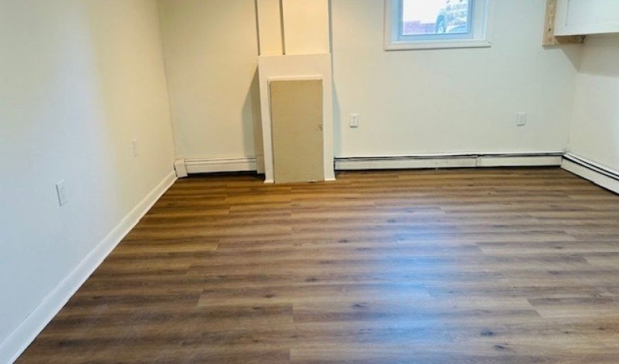 30 Andrea Dr 7, Alloway, NJ 07462 - 1 Beds, 1 Bath