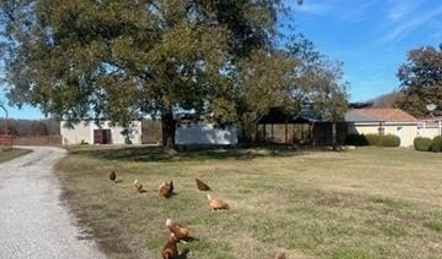 376 Lotoroc Ranch Rd, Barnsdall, OK 74002 - 2 Beds, 3 Bath