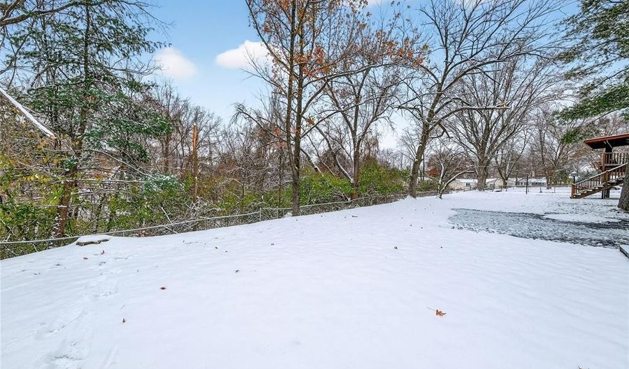 677 Turfwood Dr, Ballwin, MO 63021 - 3 Beds, 3 Bath