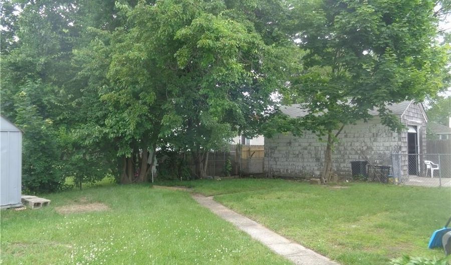 18 DICKINSON Ave, North Providence, RI 02904 - 3 Beds, 1 Bath