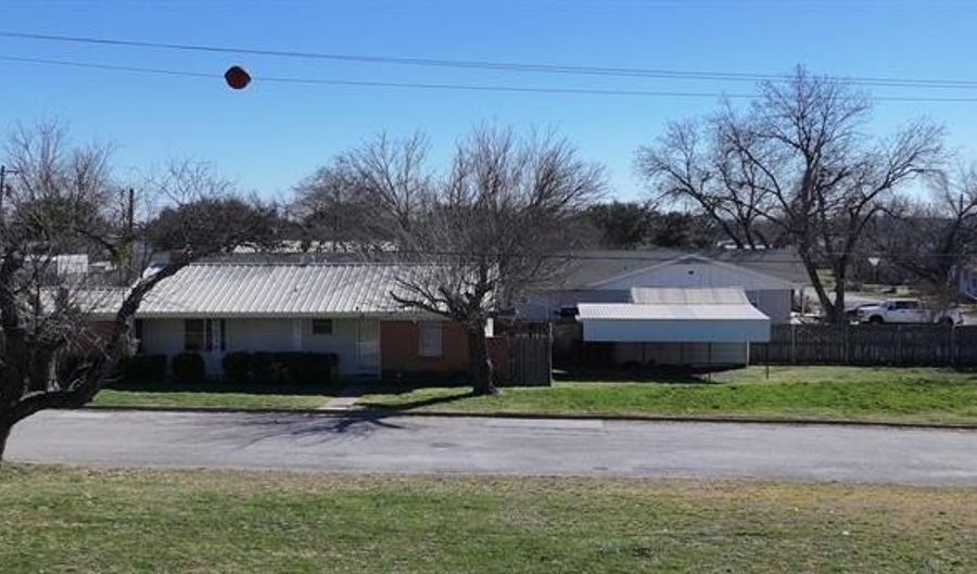 409 Kenshalo St, Albany, TX 76430 - 3 Beds, 2 Bath