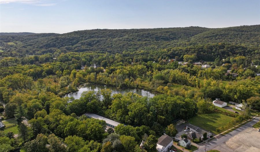 10 Stagecoach Ln, Amenia, NY 12501 - 4 Beds, 2 Bath