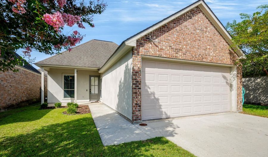 7975 Seville Ct, Baton Rouge, LA 70820 - 3 Beds, 2 Bath