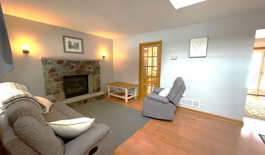 155 Oak Pl, Blakeslee, PA 18610 - 3 Beds, 4 Bath