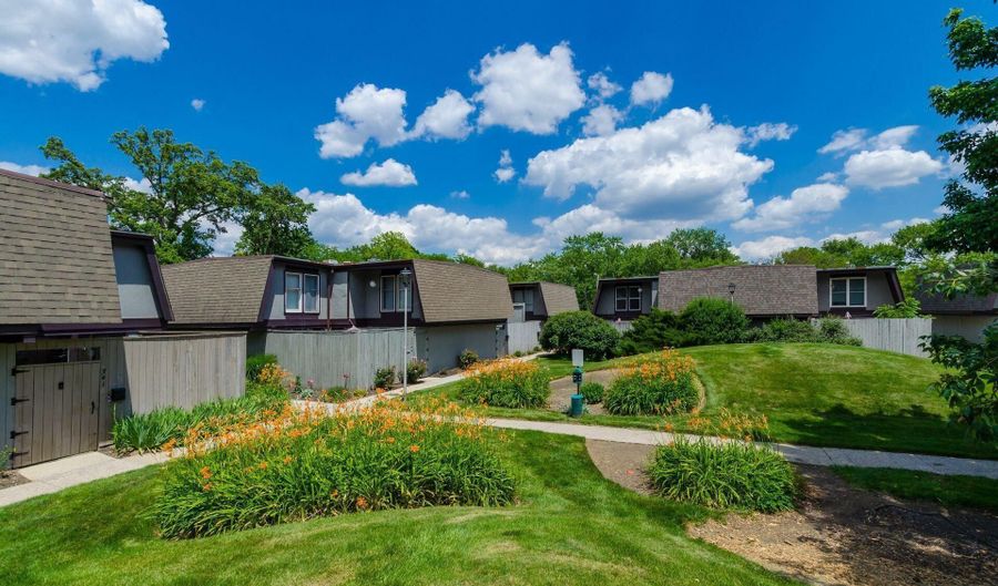 743 Worthington Forest Pl, Columbus, OH 43229 - 2 Beds, 2 Bath