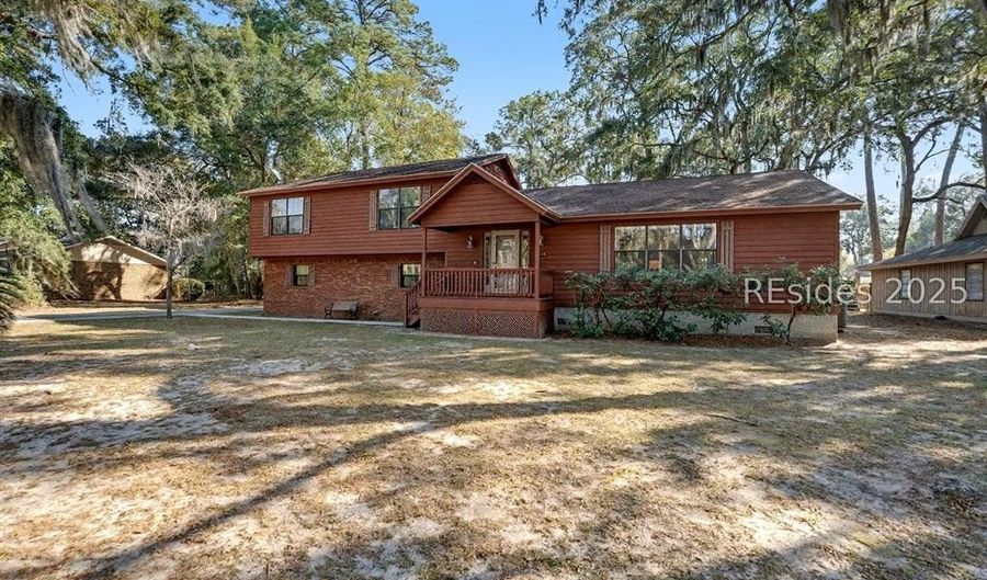994 Dowlingwood Dr, Beaufort, SC 29902 - 3 Beds, 3 Bath