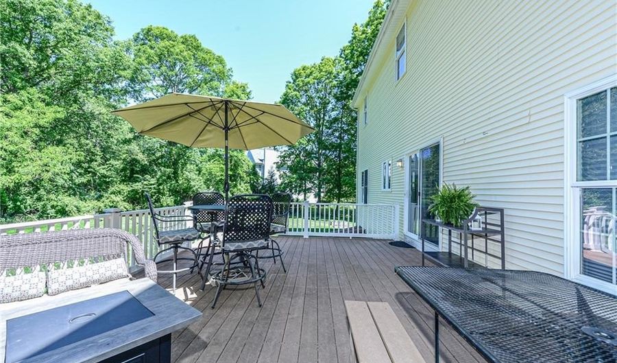 394 Westmoreland Ln, North Kingstown, RI 02852 - 4 Beds, 3 Bath